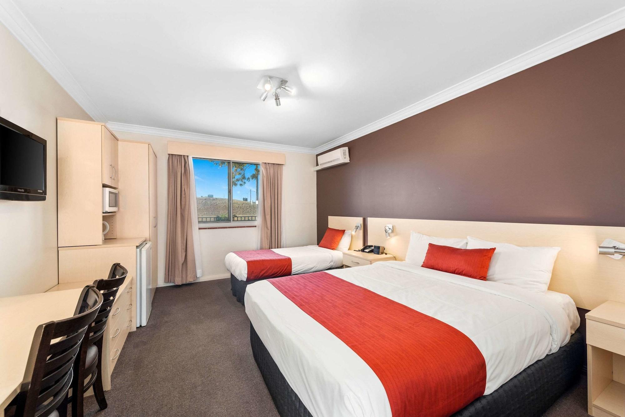 Comfort Inn Мори Экстерьер фото