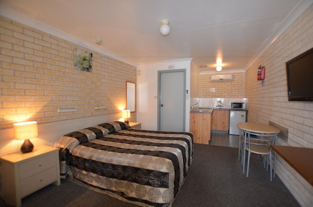Comfort Inn Мори Экстерьер фото
