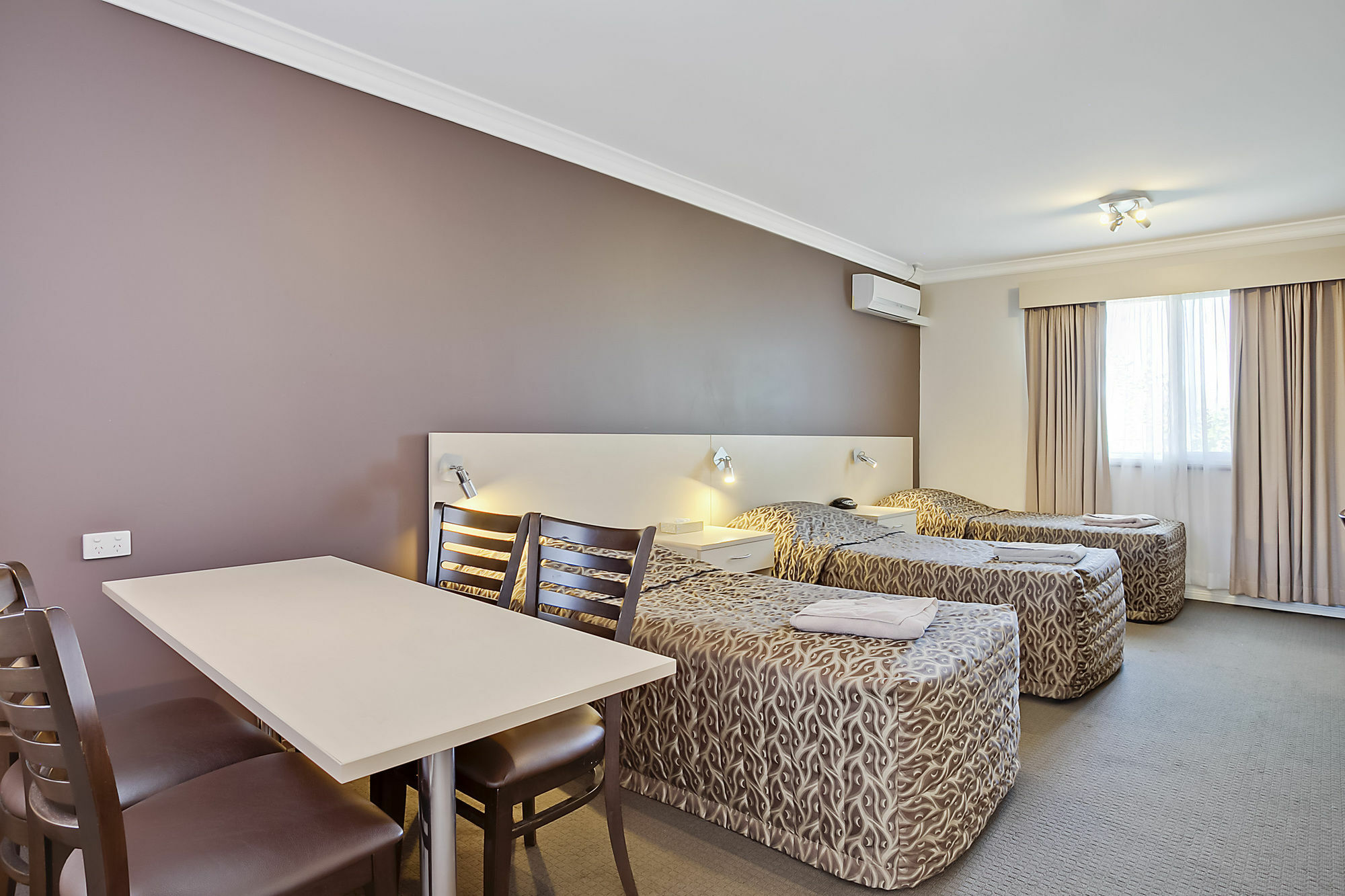 Comfort Inn Мори Экстерьер фото